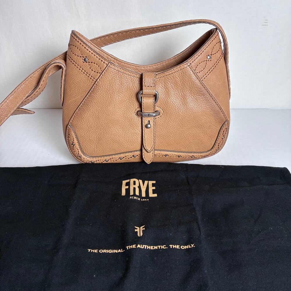 Vintage Frye Tan Pebbled Leather Studded Stitch Hobo Crossbody Bag Dust Bag Y2K - Picture 10 of 16